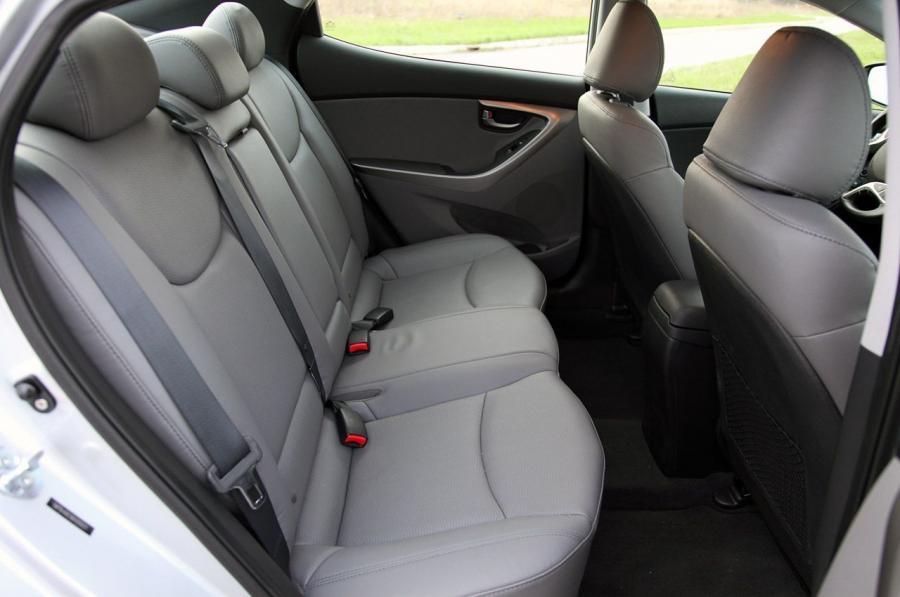  Hyundai Elantra Limited 2011 года  (фото 8 из 45)